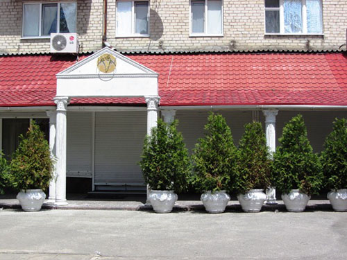 08