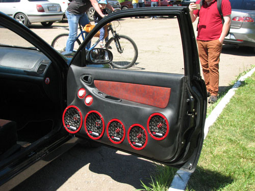 zvuk 010