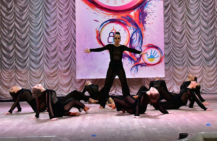 dance4