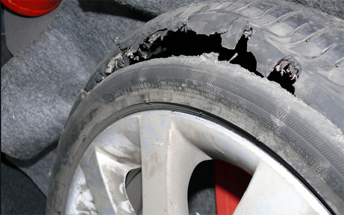 ТОП-поради, щоб уникнути лопання шин